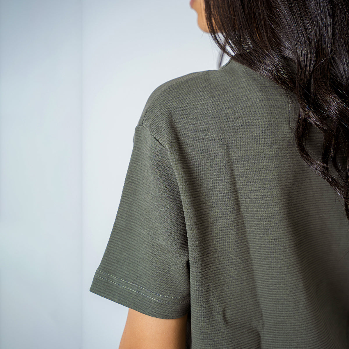 OLIVE RIBBED TEE